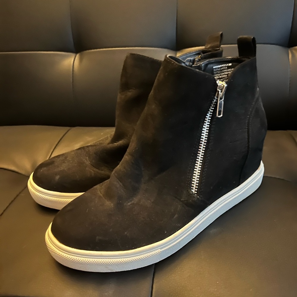 Women’s size 8 Madden girl wedges